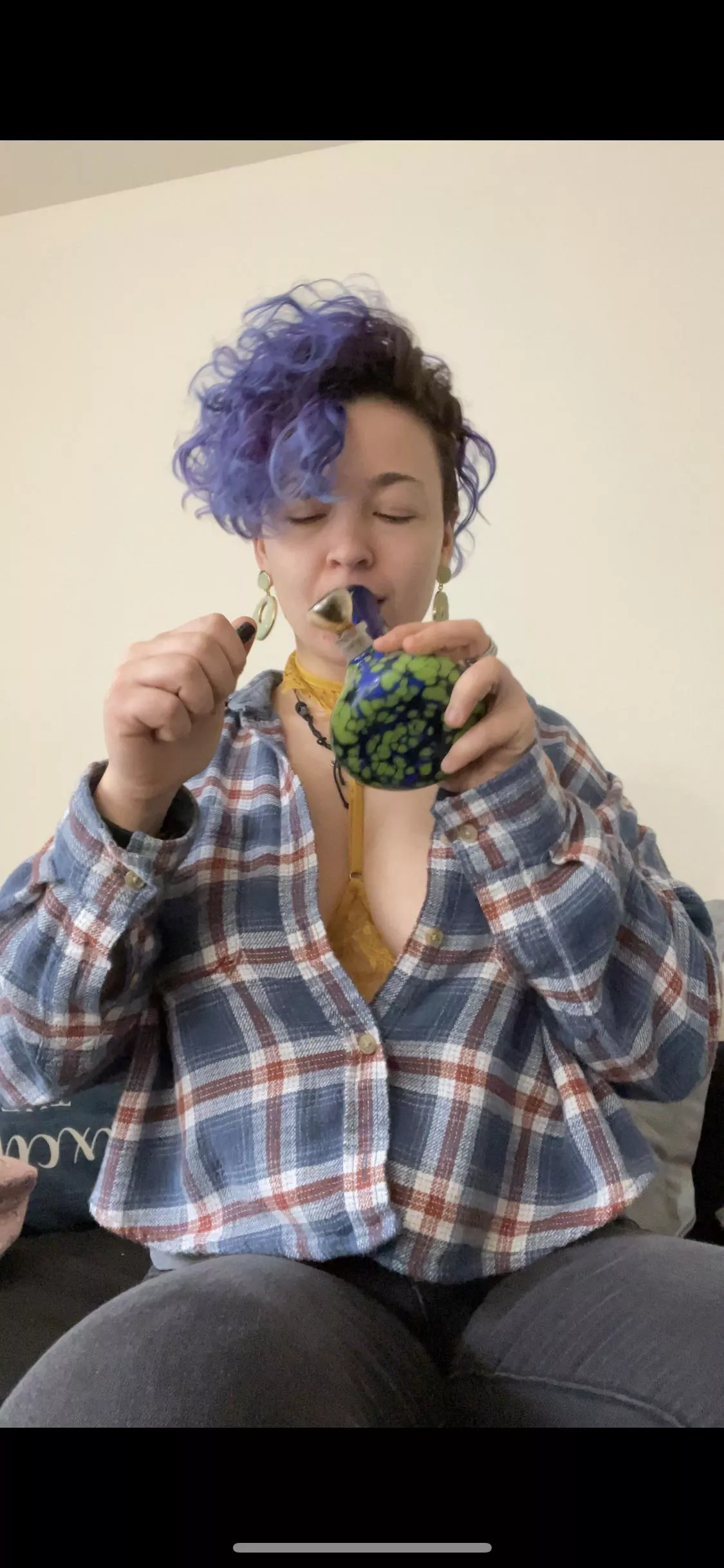 Morning blaze 💨🥵 posted by fitty_kitty290