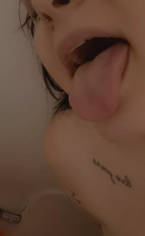 mouth wide open 😉 (OC) by italianspicypepper