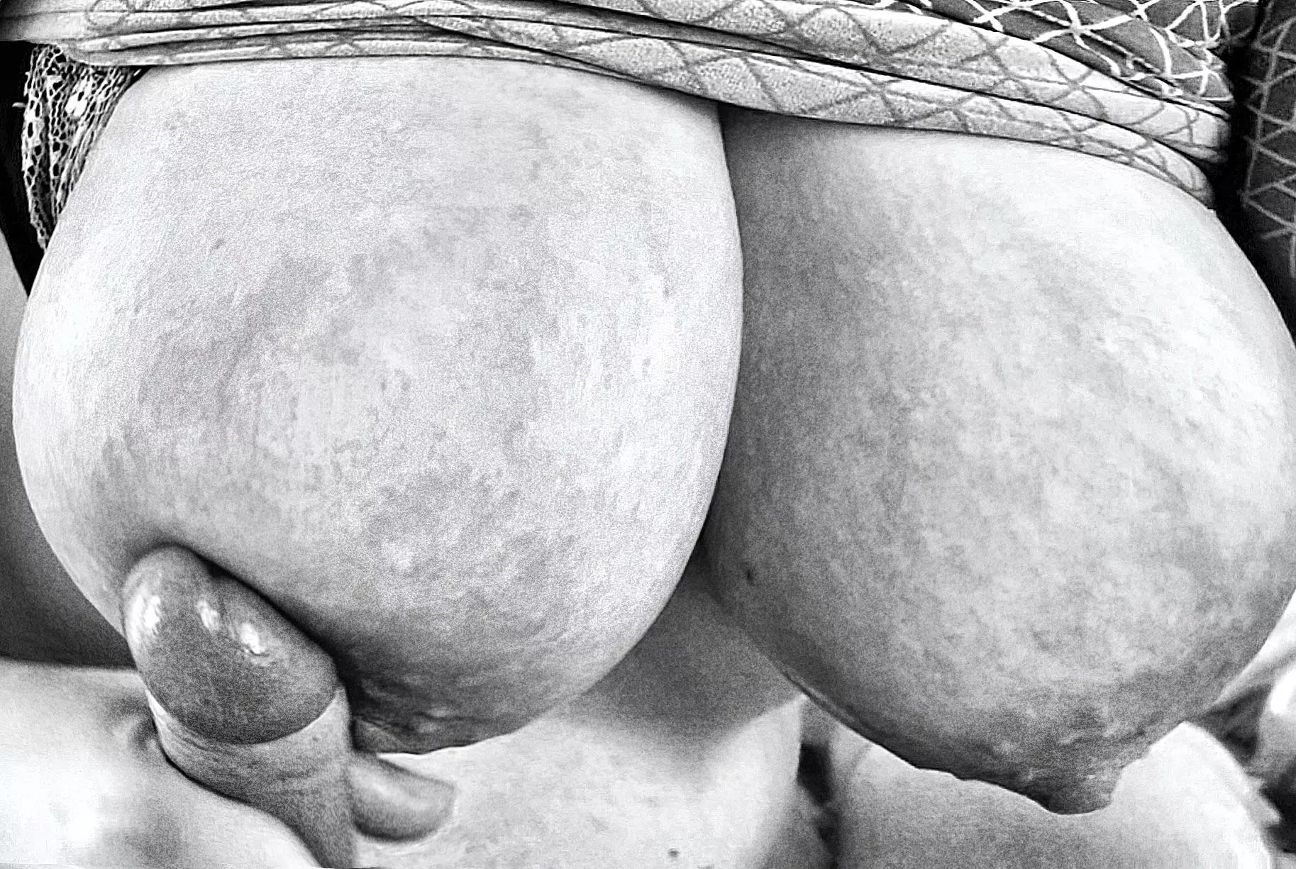 [OC] Could your dick hold the weight?🤭 posted by Noirewife