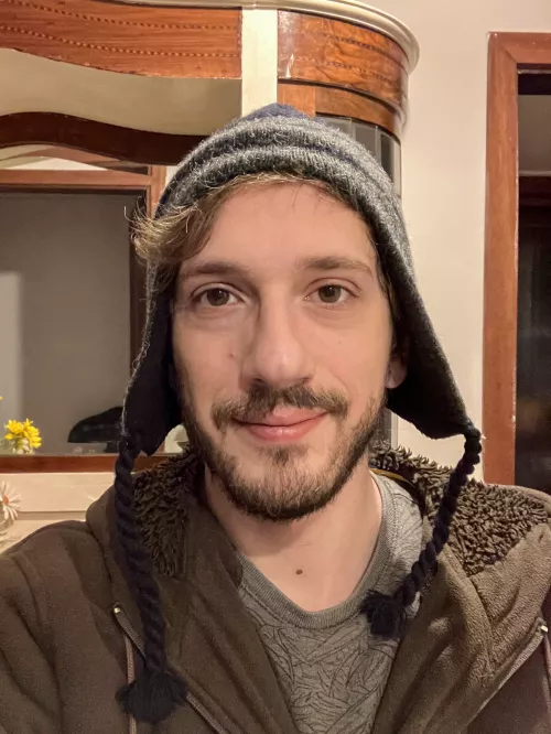 Silly hat :D by EvaKant90