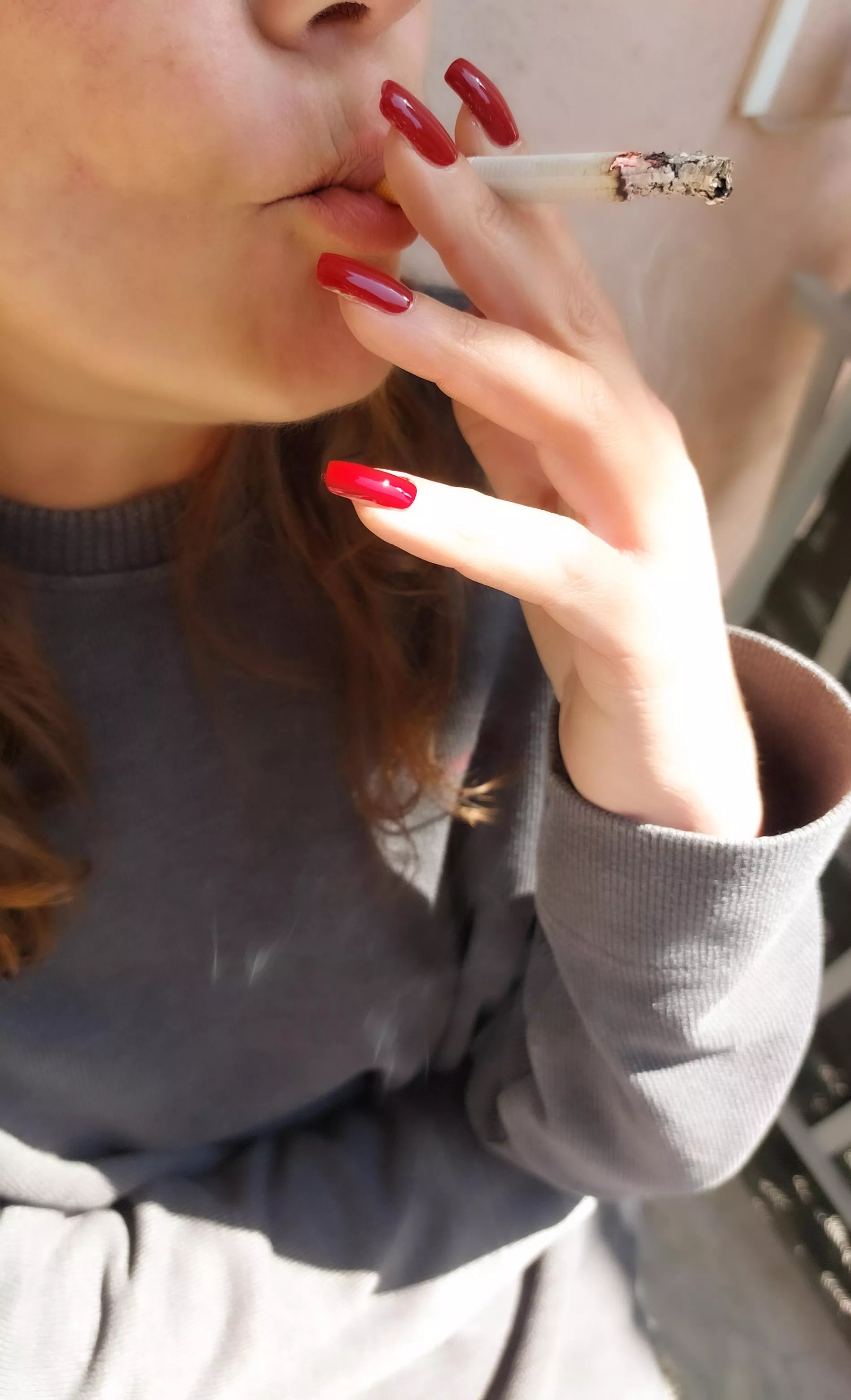 Smoke and nails! This is porn! posted by federicaln