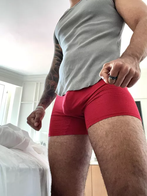 They say Red gets the people going by demono1191