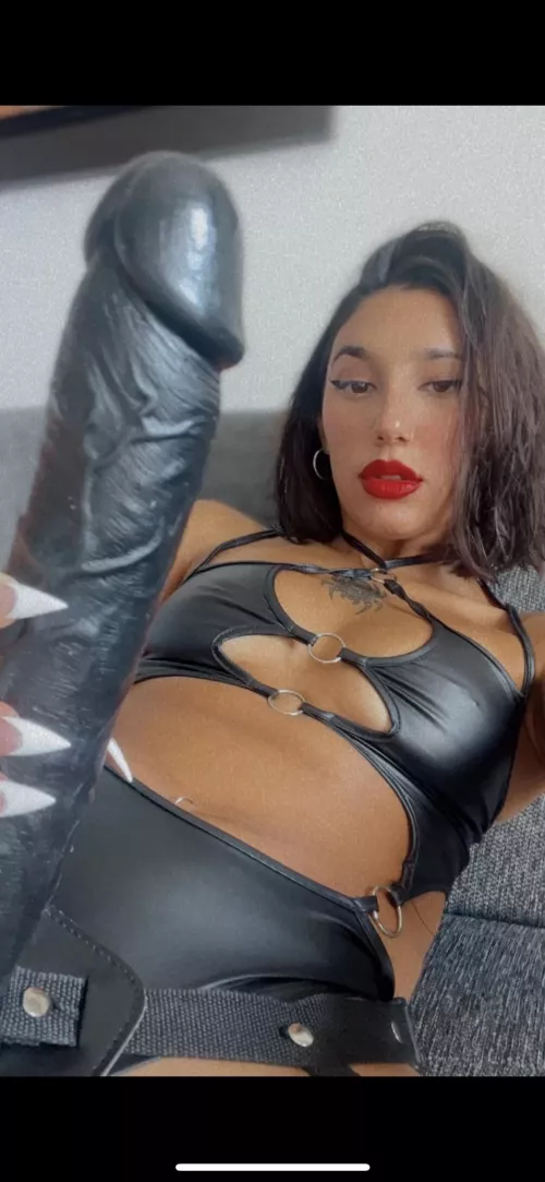 u would do anything for ur Mistress, right? by xxdemoniaxx