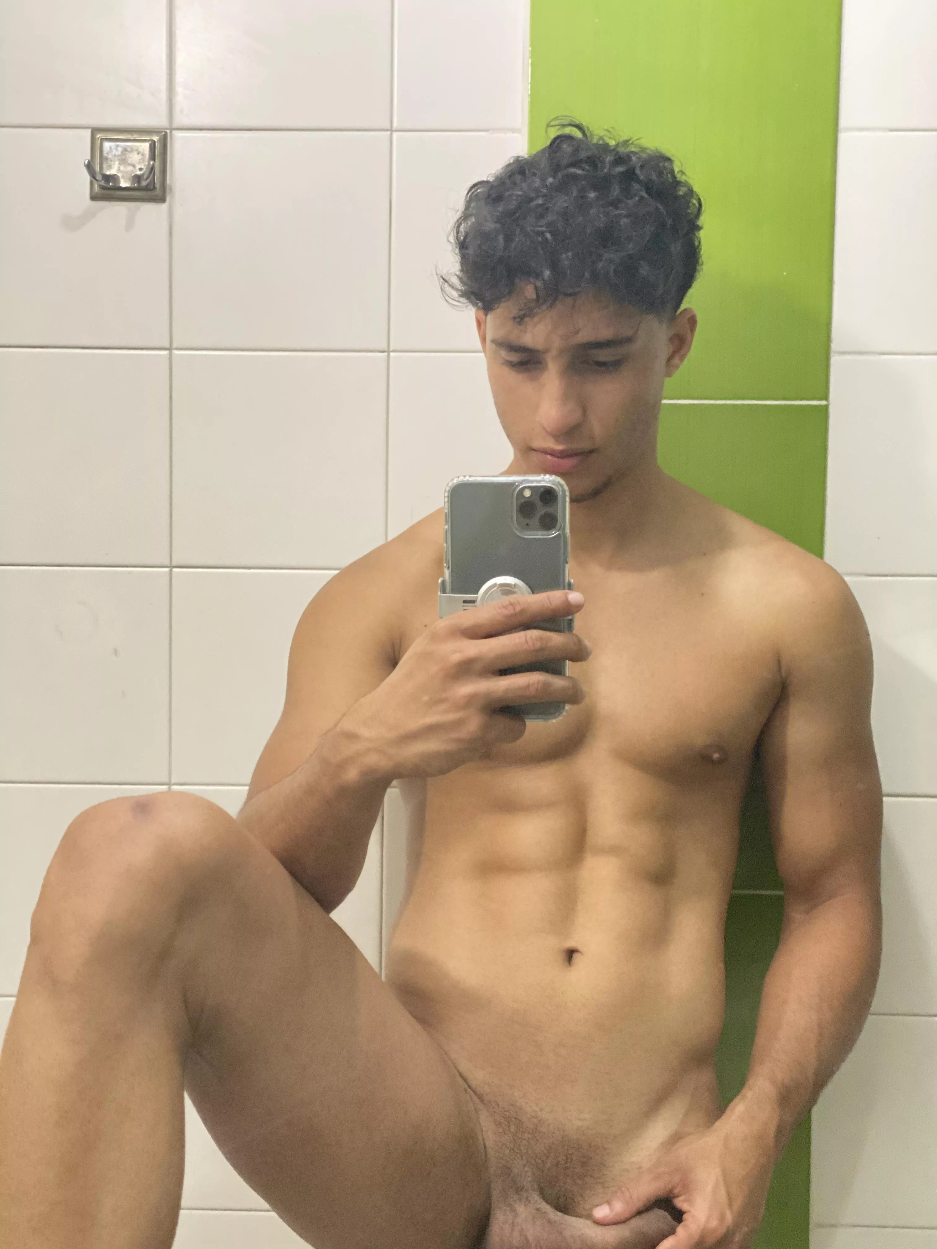 🍆🥵uff posted by Able-Grass3574