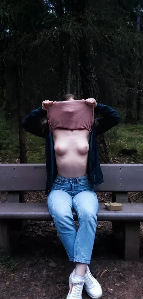 warmer temperatures ➡️ bra off by SquiddyAlisa