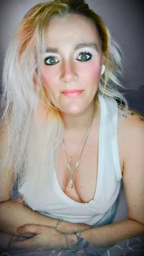 Well hello there gents and ladies. by tilthecasketdrops