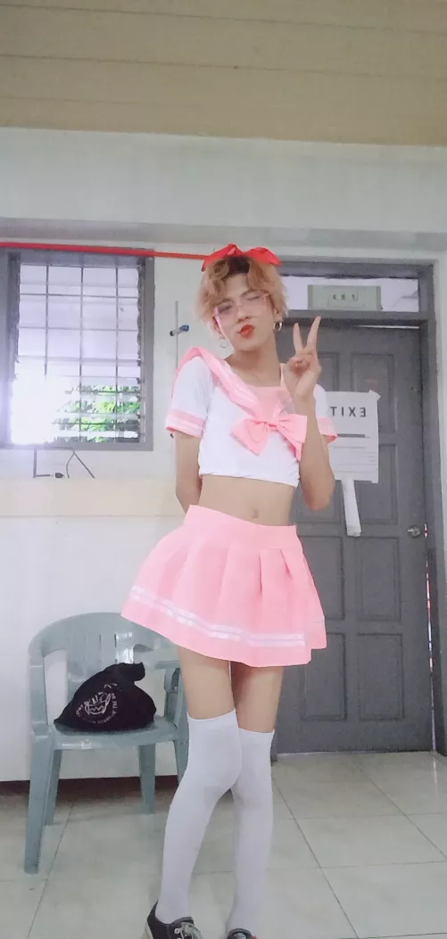 wore this to school today for cosplay things. Wish u guys were here to see me🥺🥺 by Iyochii_