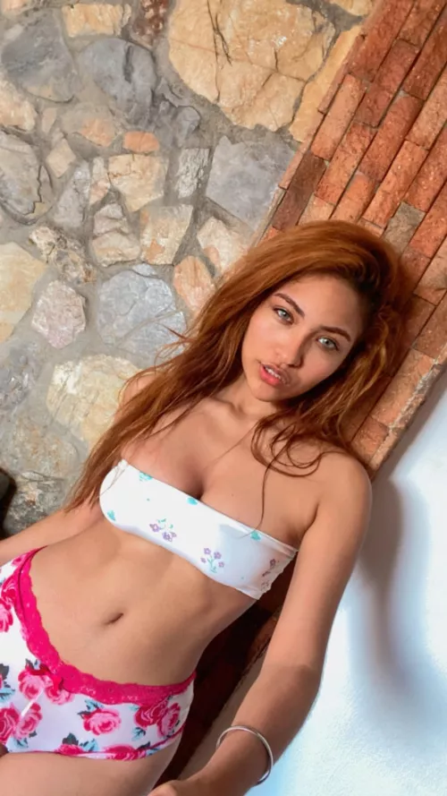 would you date me? x F19 by Sweeterks