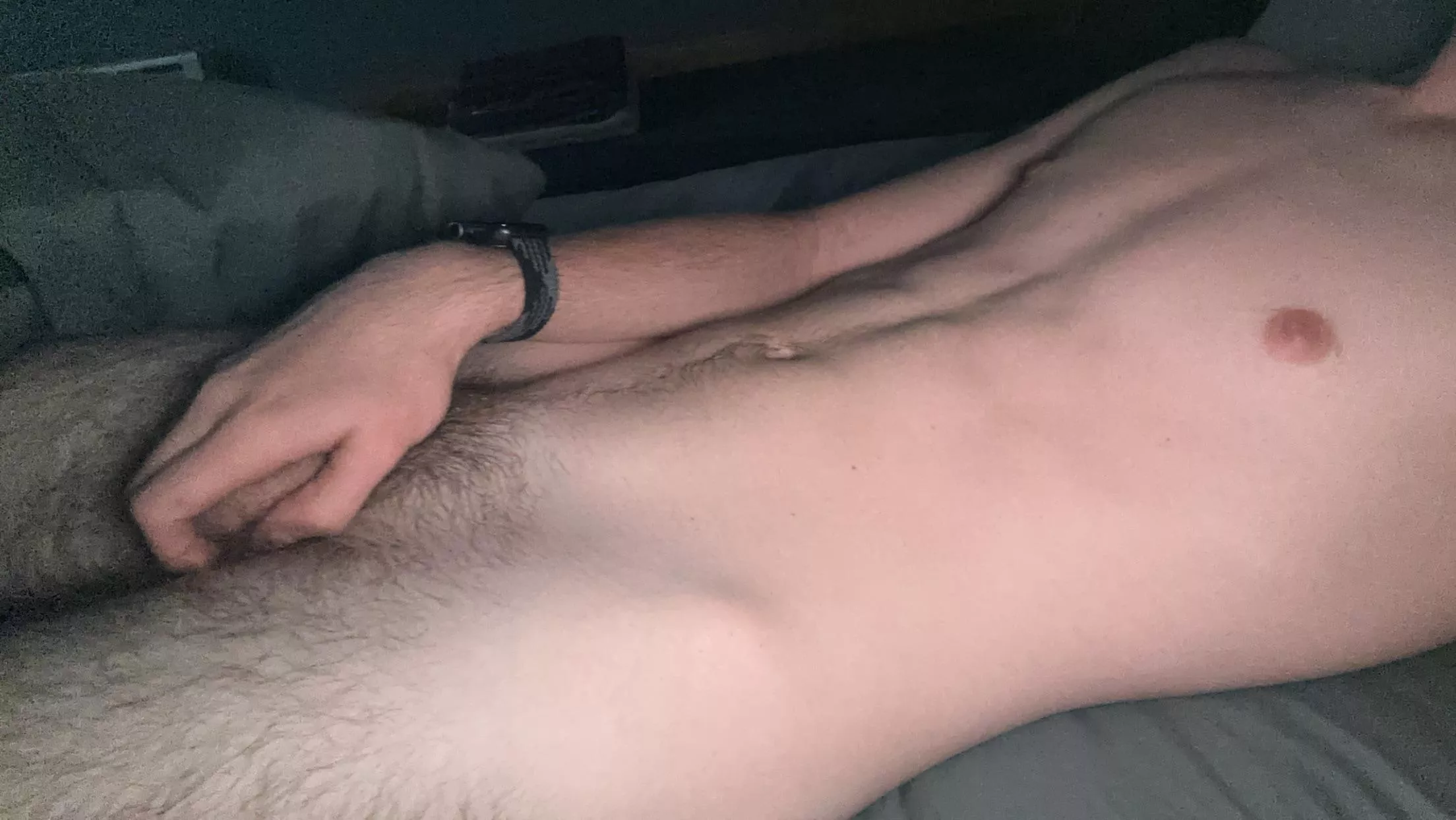 19 m hung. Fit or hung guys hmu andyw11222 posted by Imaginary_Damage5842