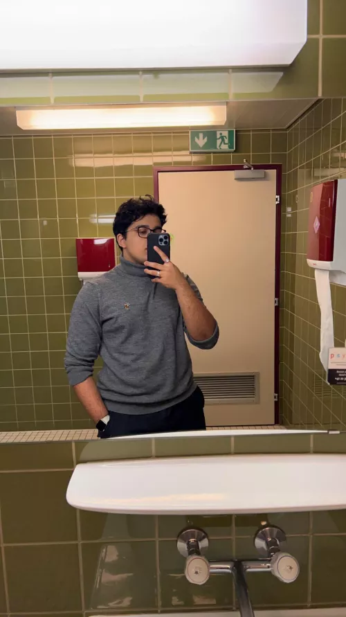 19M, Young Bull /third on a journey to start playing in the lifestyle by DualityOfBoy19