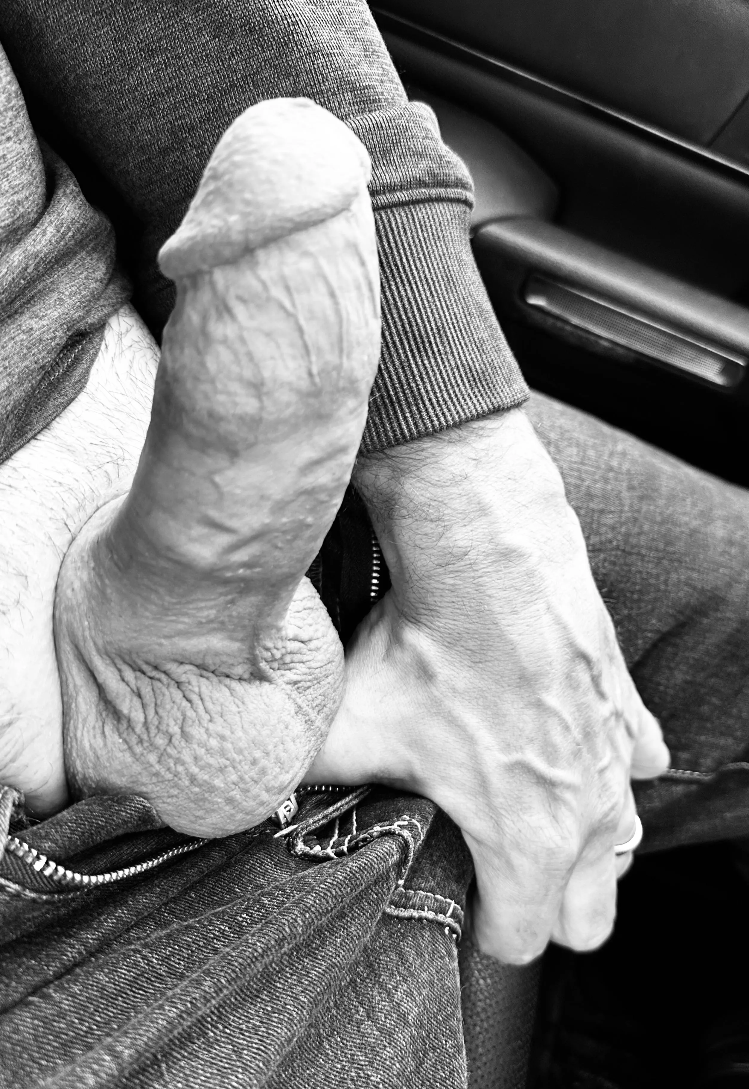 (50) Dads wrist thick cock needs a volunteer rider posted by blackoutram