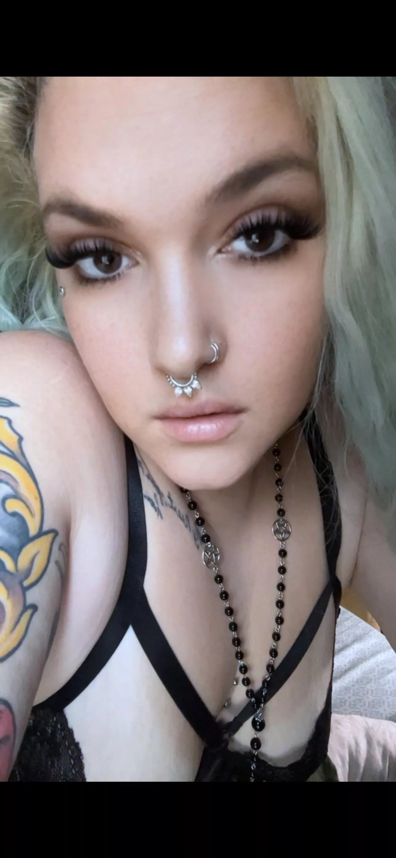 Afternoon Delight 🖤🤭 posted by Caspian_Jane_Xx