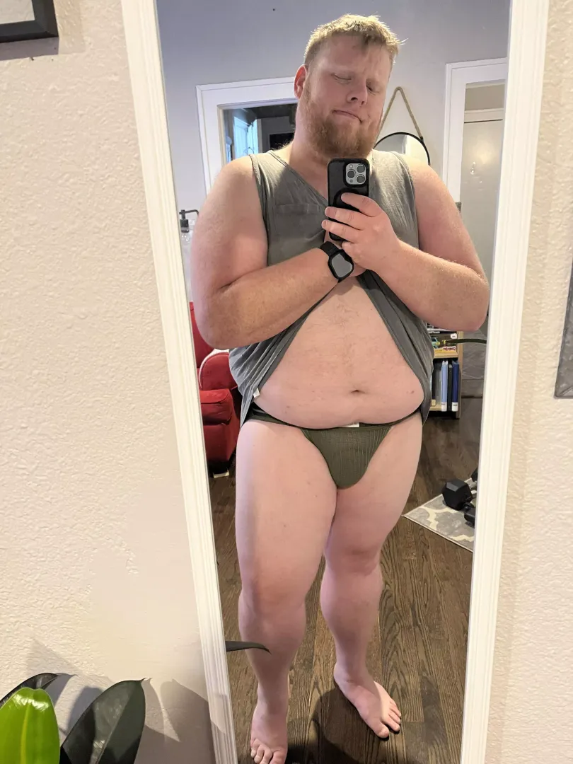Anyone up for a chat at this hour? 👀👀 posted by captainreddbeardd