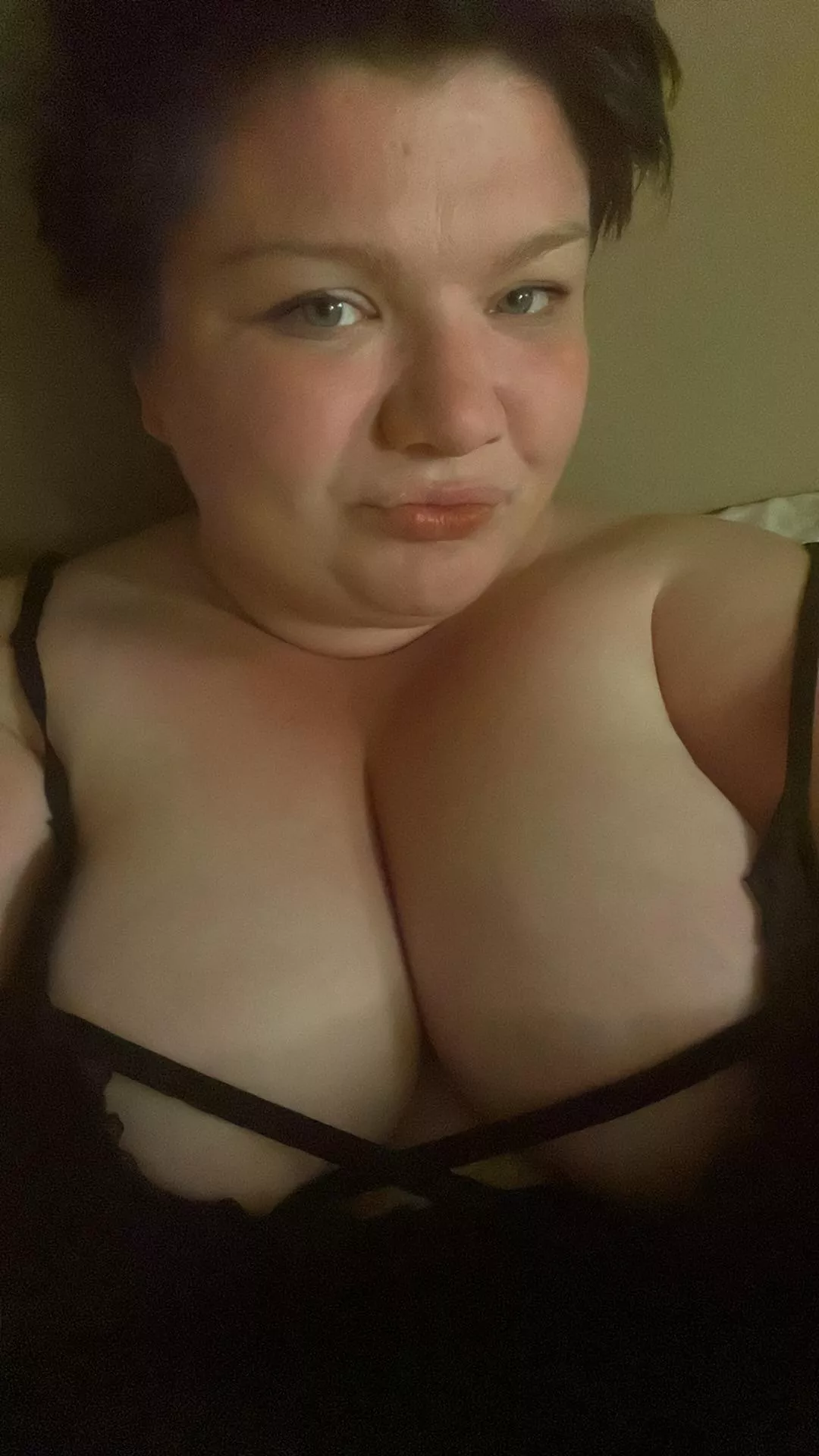 Awake and horny posted by SexySultryQuinn