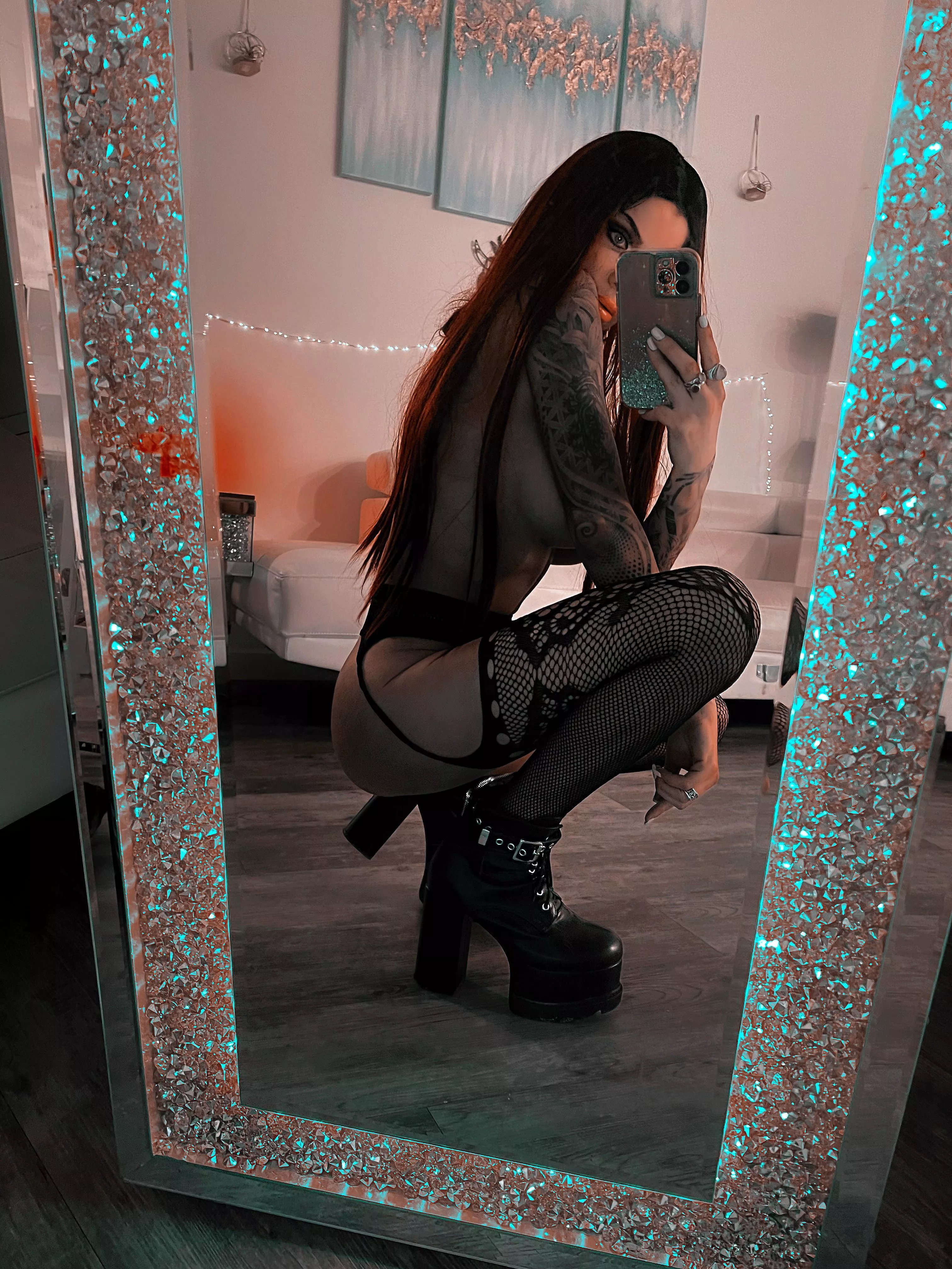 Black on Black 🖤 posted by mydnightstone