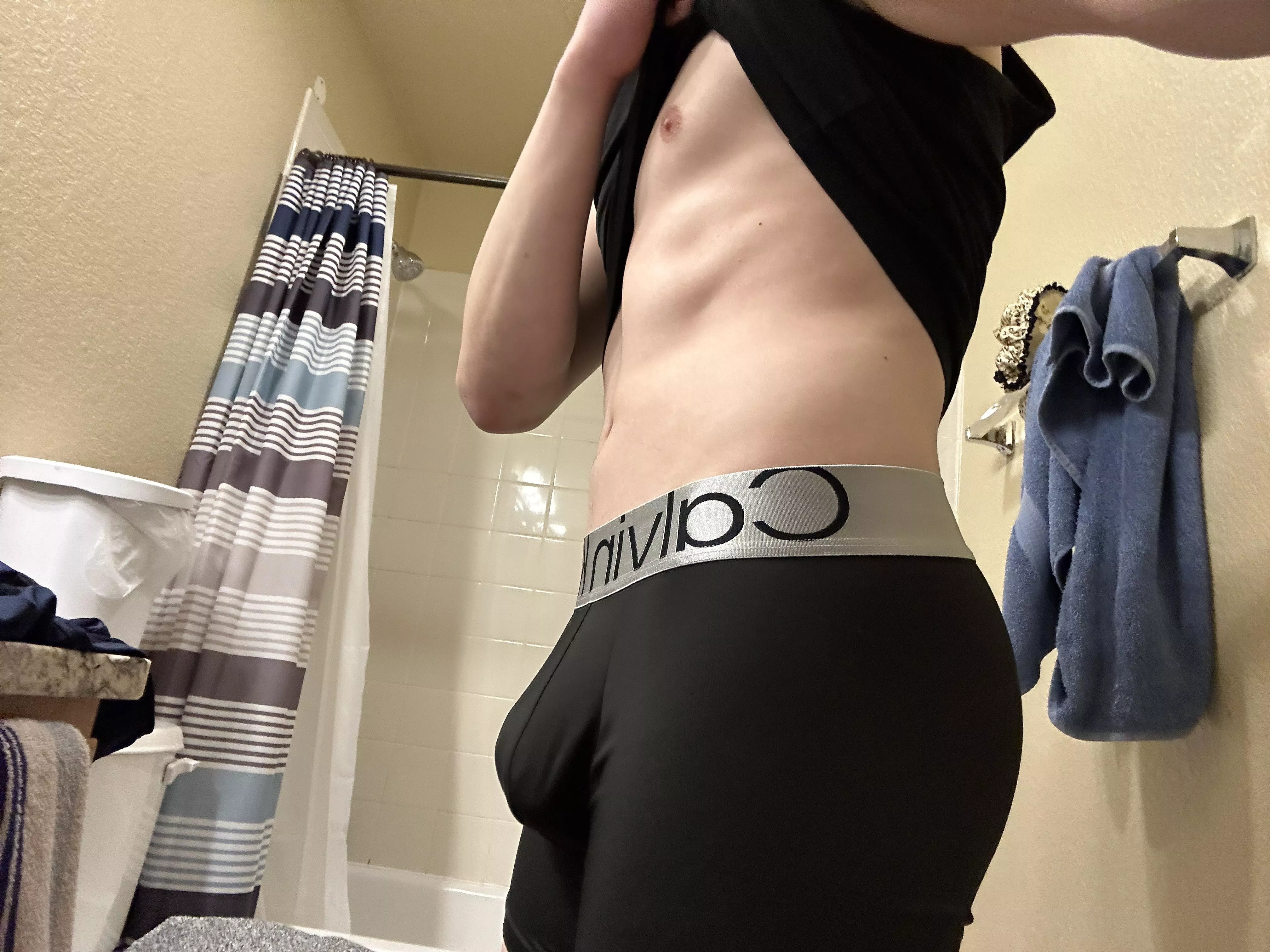 DM me and lmk what you’re doing when you take these Calvin’s off me posted by throwawayxx2204