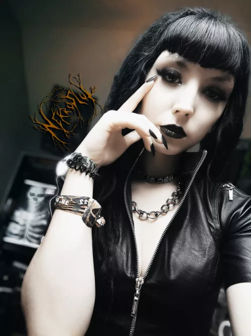 do I have goth bimbo potential? by NekroSlut