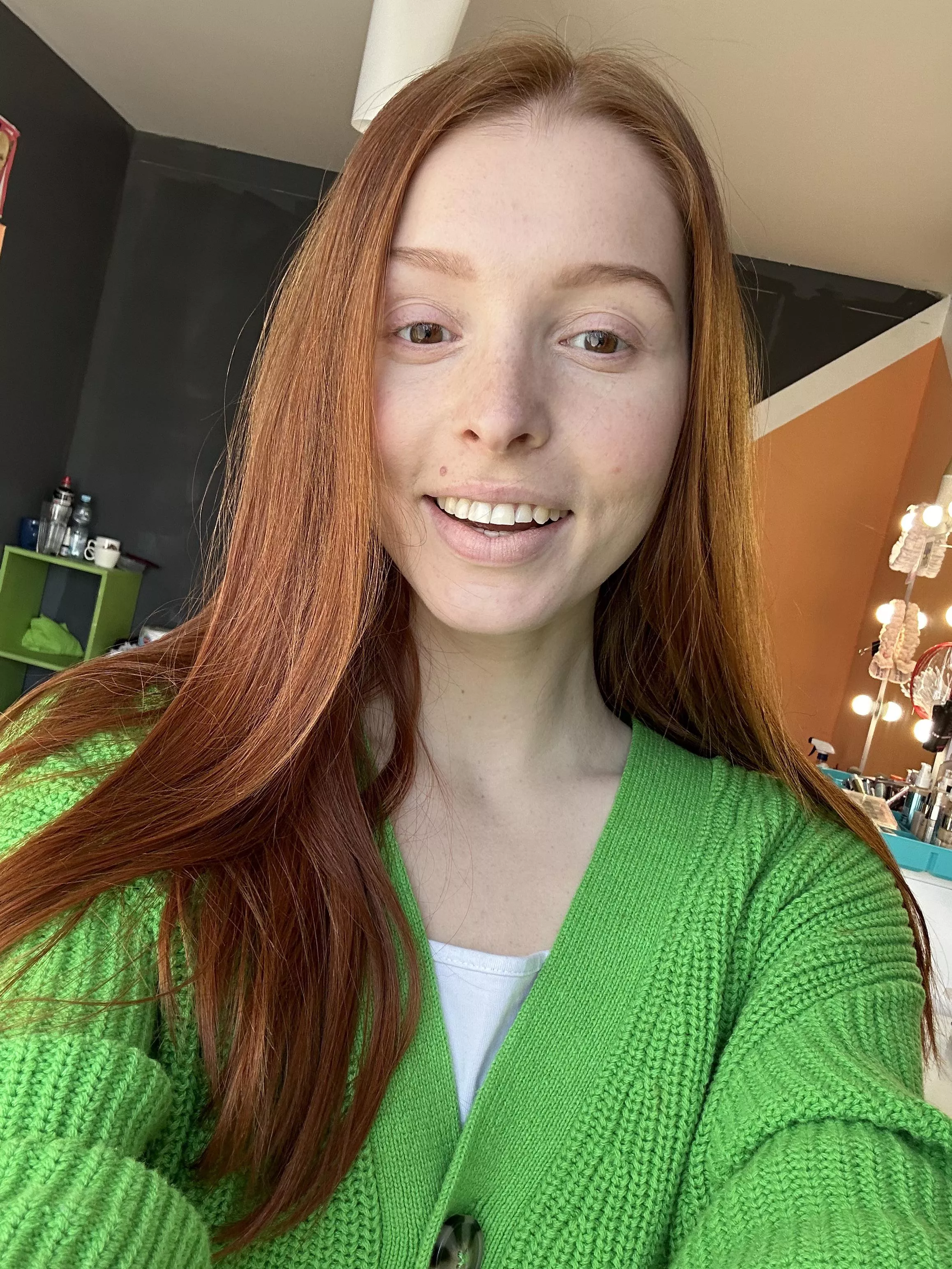 Getting ready for another crazy makeup [F] posted by kisstheredfox