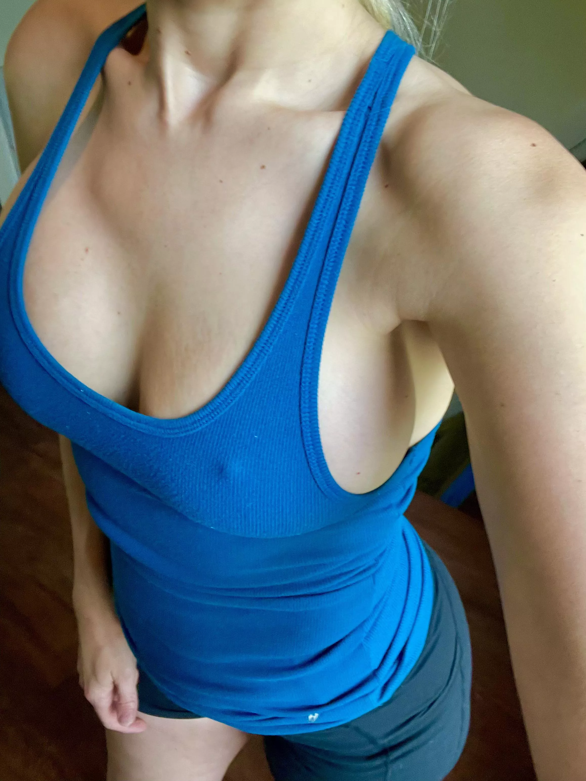 Heading to the gym, hope to see you there 😘 posted by Hoosier_MILF