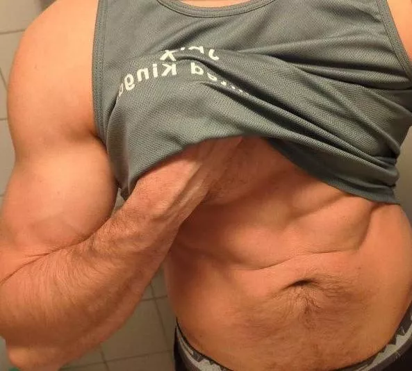 Here again..I hope you like an hairy forearm and some visible veins 😜 do you? posted by Ecstatic_Law_8294