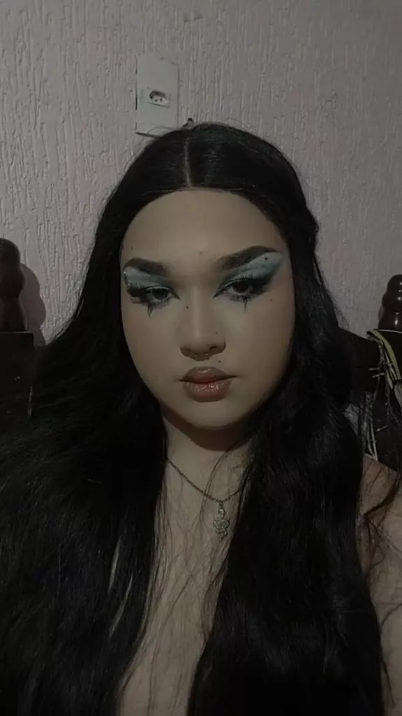 Hey yall, im alma, do i look good? posted by AlmadeLyon