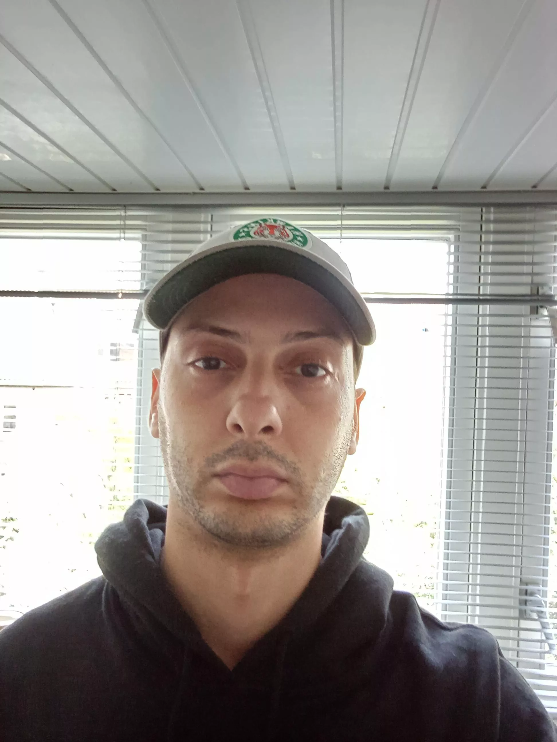 Hi! Anyone wanna chat? posted by Wild_Heron5696