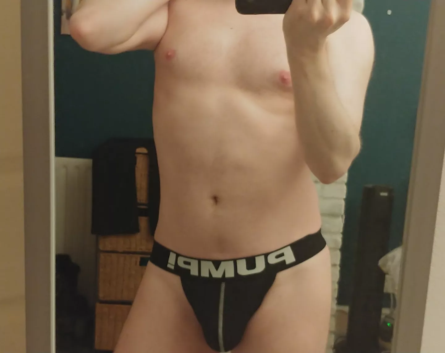 🇬🇧 How am I looking? posted by GaymerThroAway