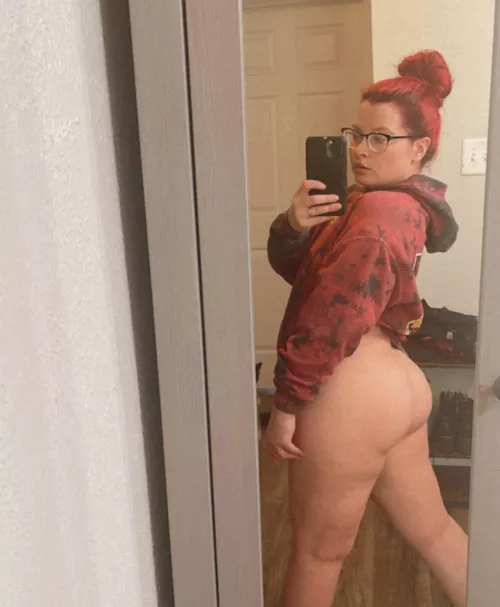 I got a new phone. This one’s bigger 🥰 by TheseAnxieties