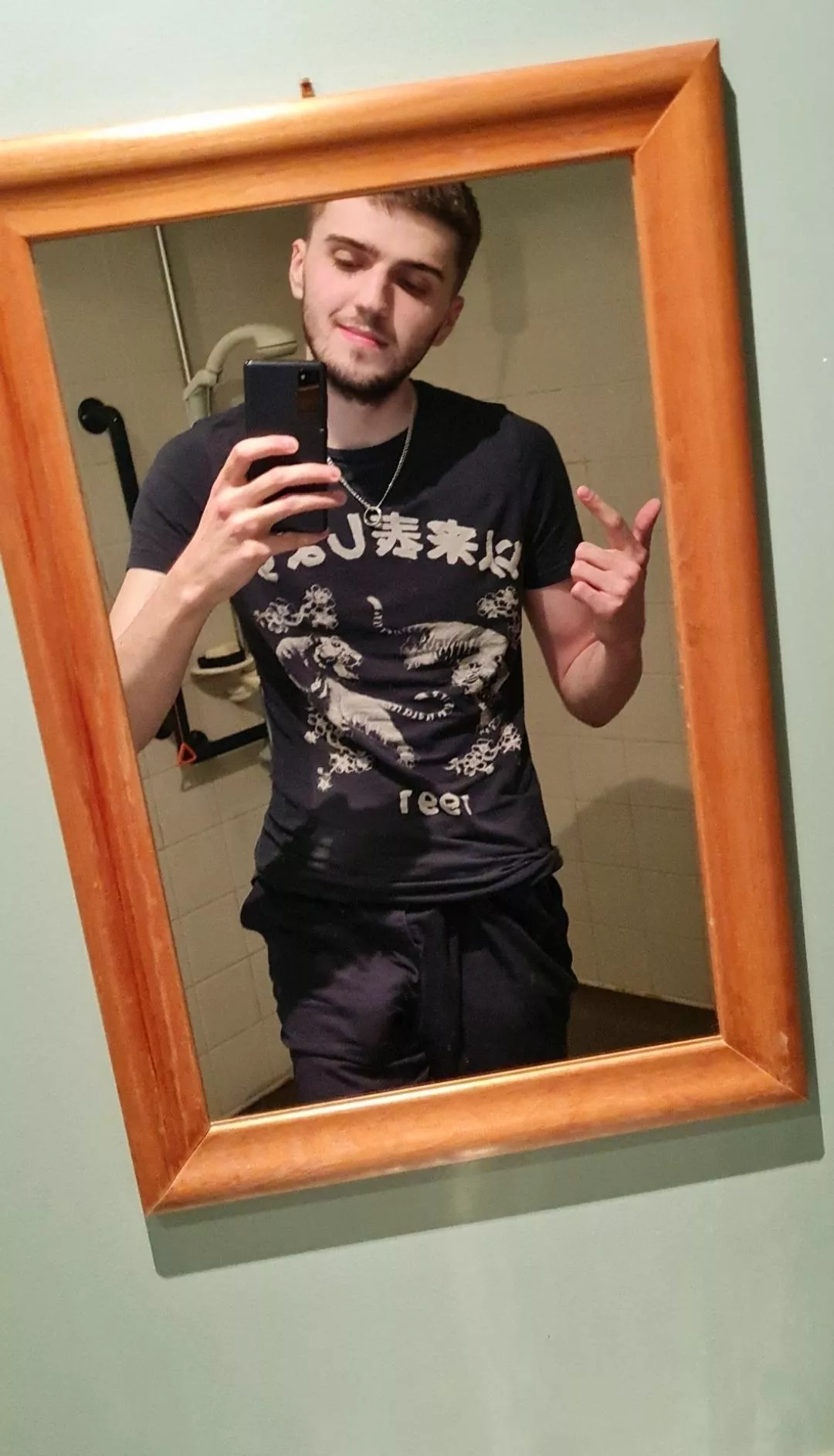 I sometimes forget how big my bulge is 😅 posted by papa_tye_tass