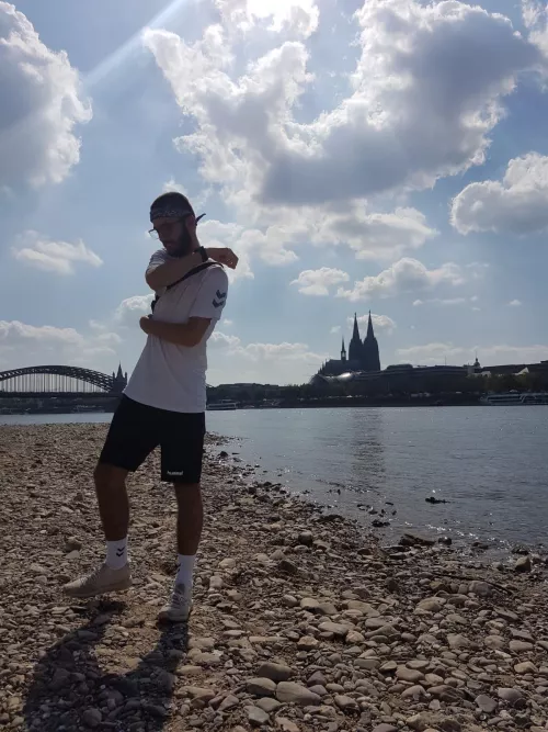 I’ll enjoy the last few hours as a 20 year old. Some company? by AdditionalProcess776