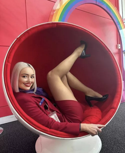 Lady in red 🇦🇺 by arrayoutofbounds