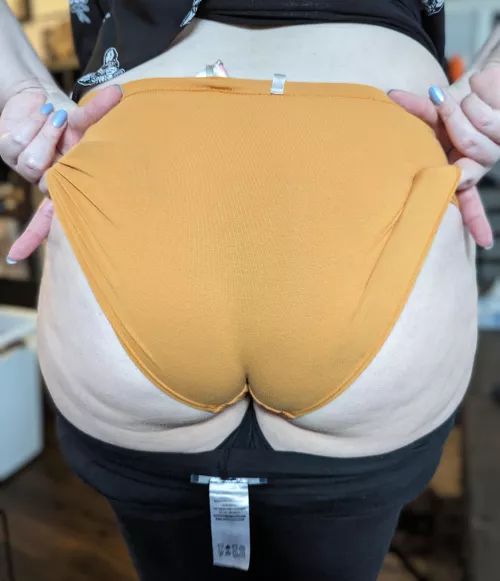 Mommy wears fullbacks too by SecretBarbieFeet