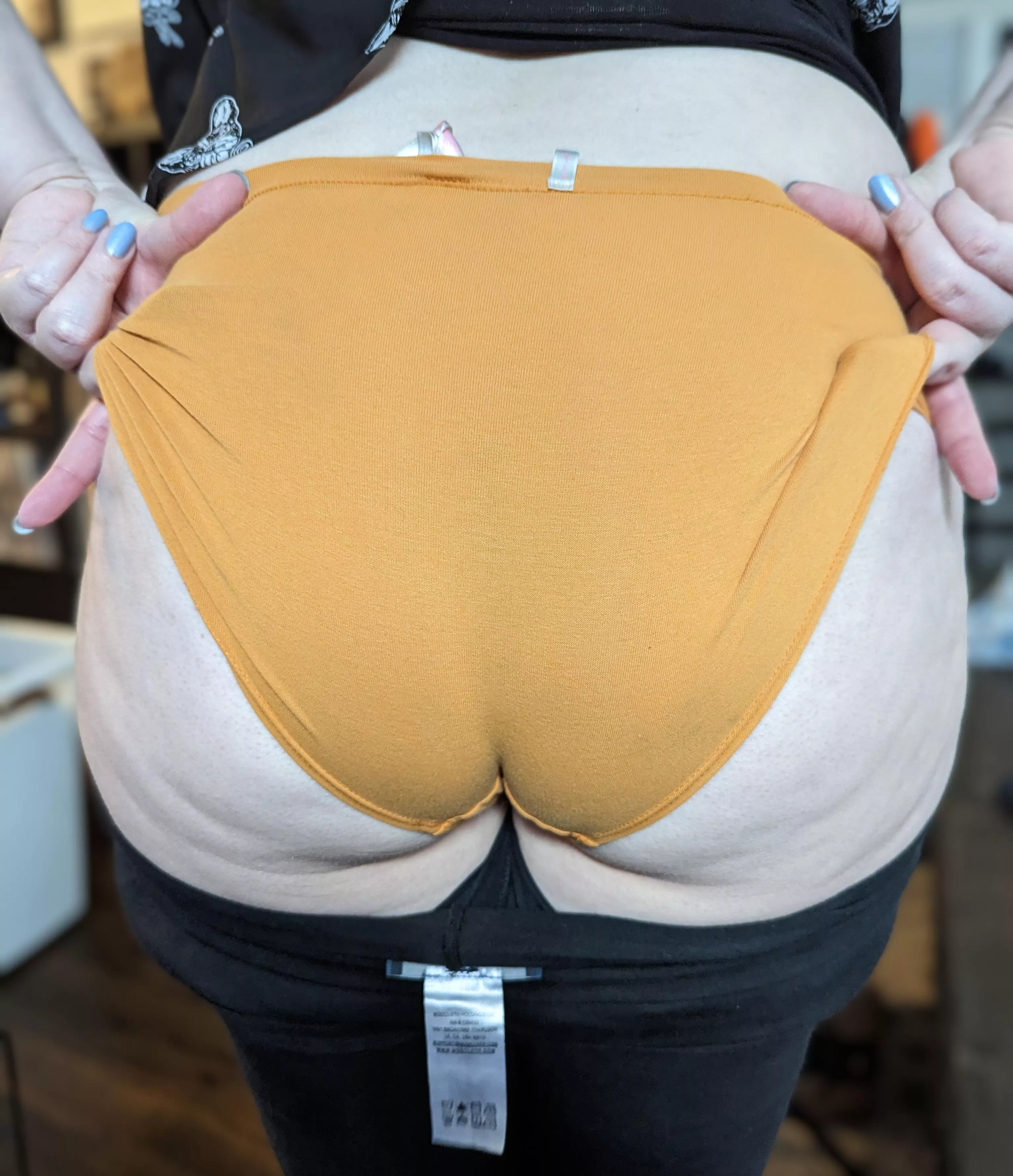 Mommy wears fullbacks too posted by SecretBarbieFeet