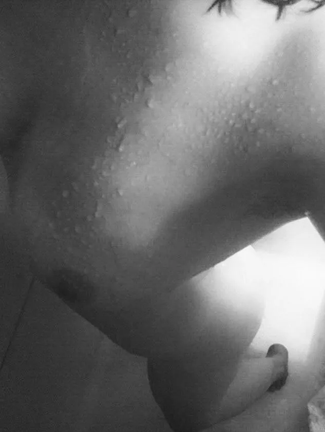 On my worst behavior 😌😘 posted by Zenno0368