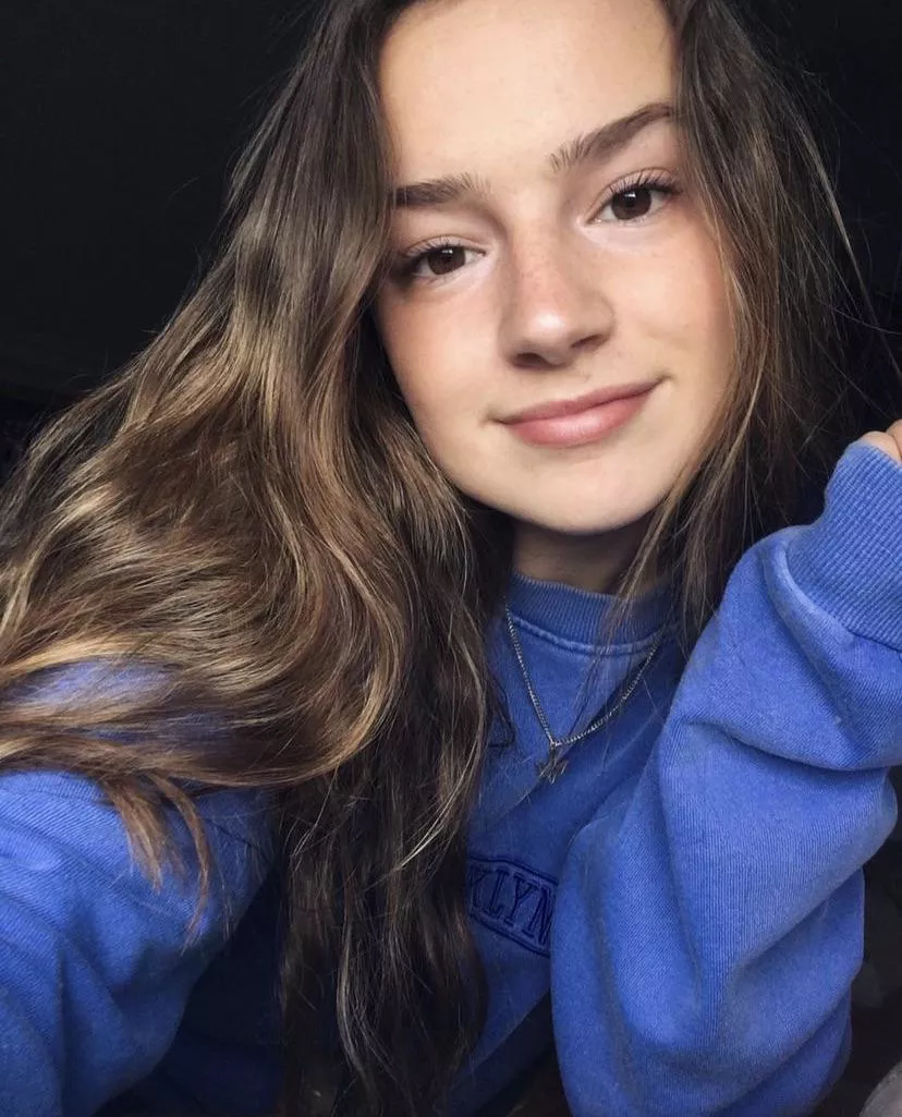 Pretty selfie posted by Weakness-Valuable