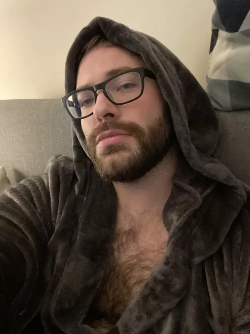 Staying home sick from work, at least I have my cats and a LOTR marathon to keep me company :) by skulberries