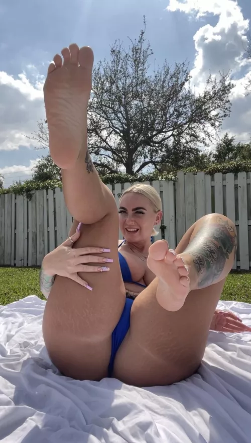 Who Wants To Slip My Undies Up My Ass💗 by goldengirlkk