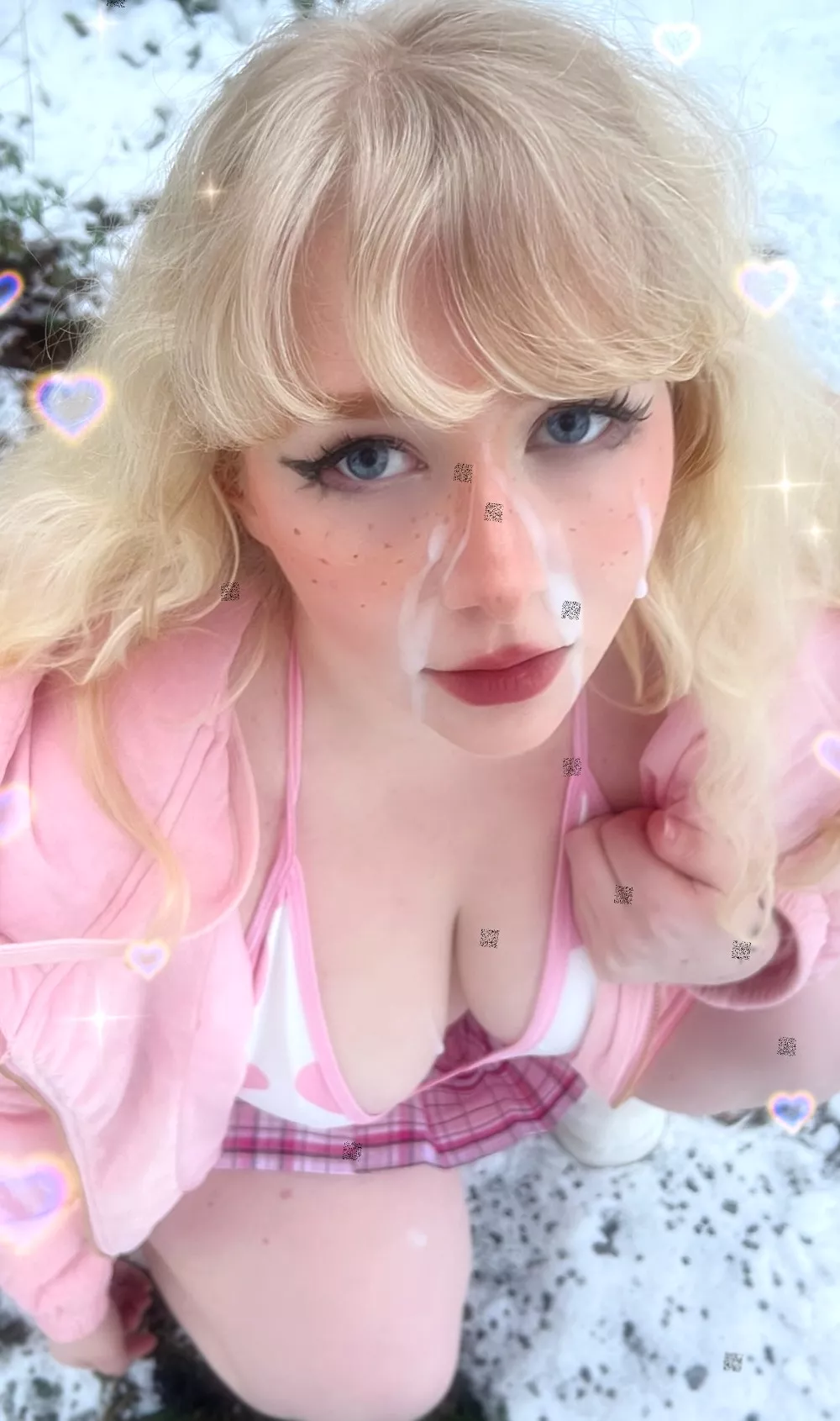 Would you facialize a German girl in the snow? Be honest! F20 posted by LorraineNashe