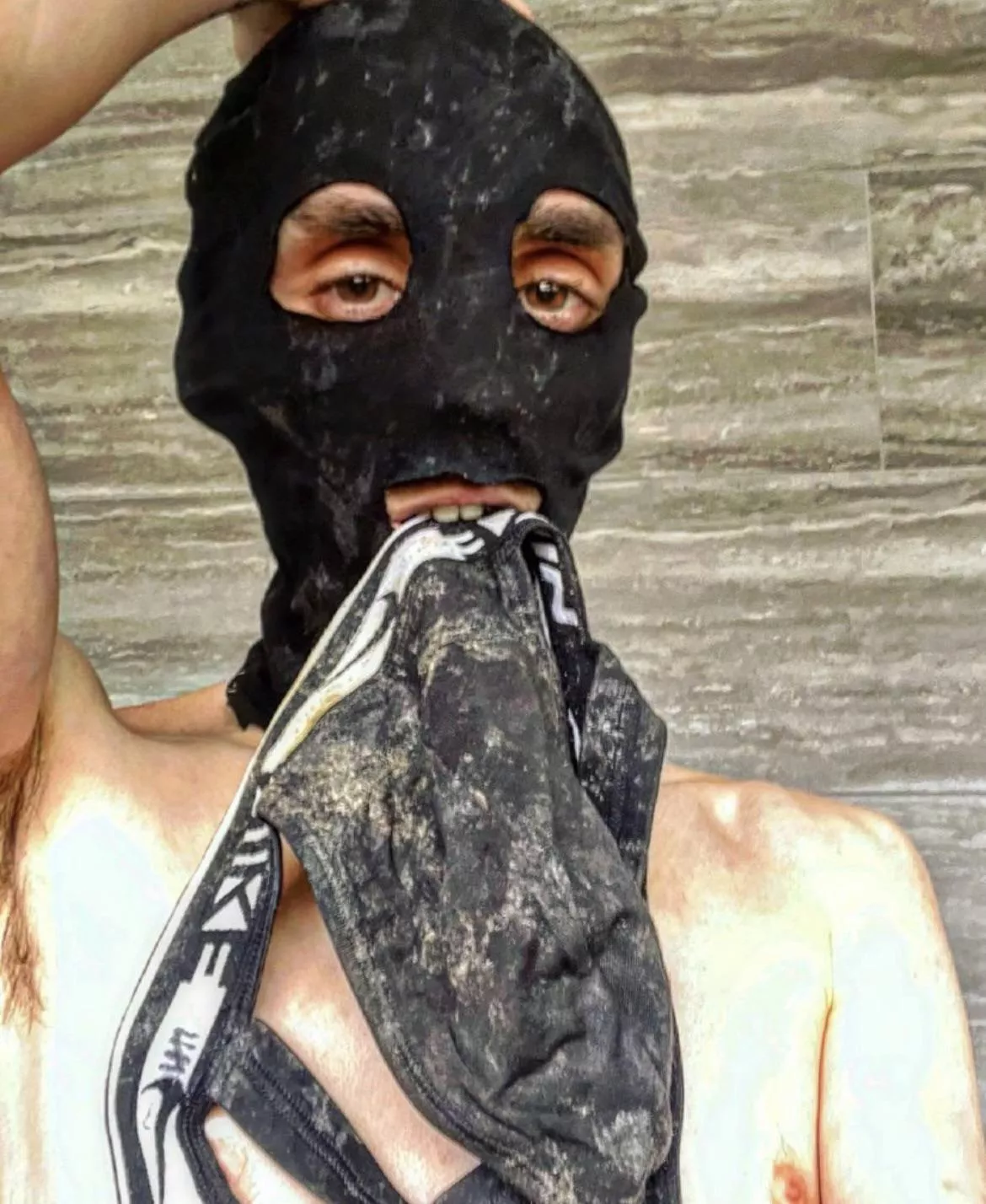 [25] got so horny i needed to suck the sperm from my stinky jock posted by spermboyandy