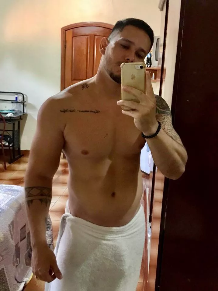 (29) do i make you feel something babe? 🔥 posted by luccabeckeer