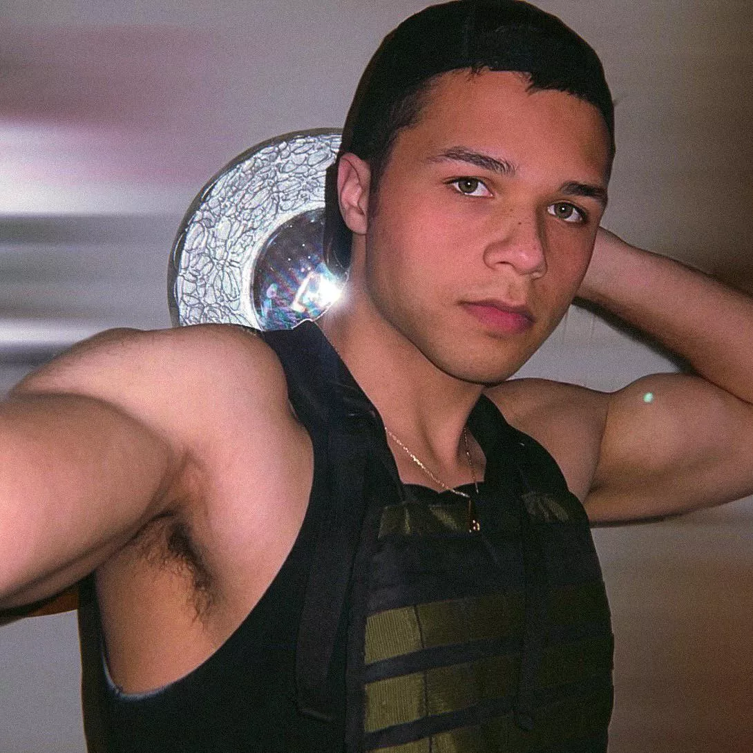 A whole seat 💺 posted by Odd-Mycologist9708