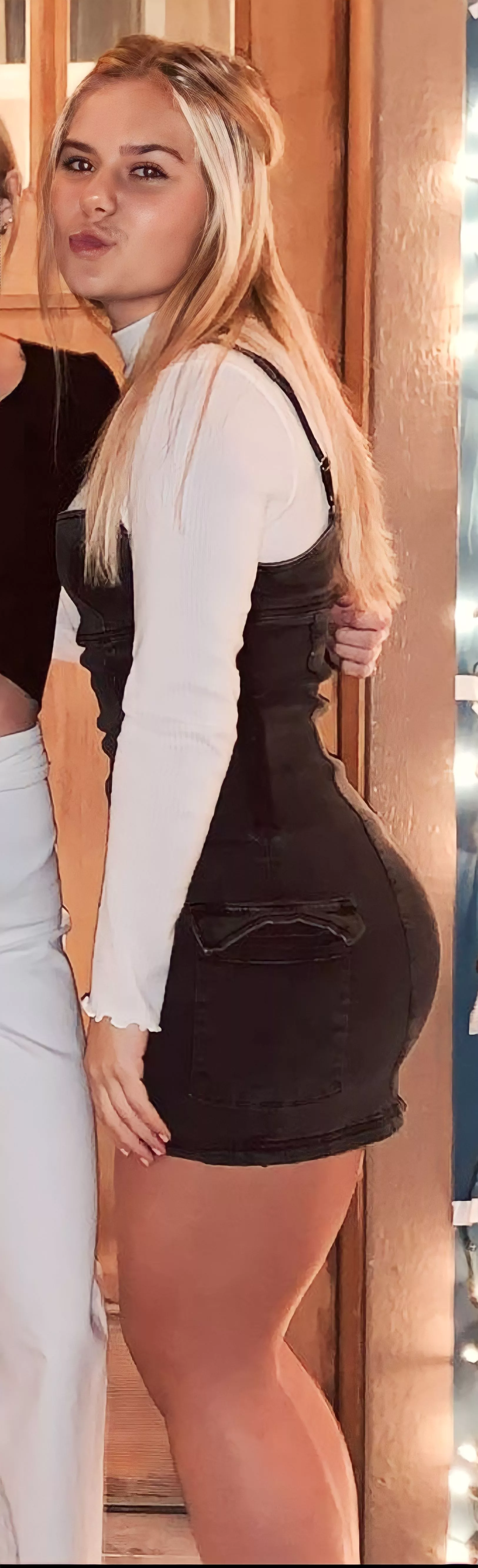 Black Dress posted by Flat-Shock8867