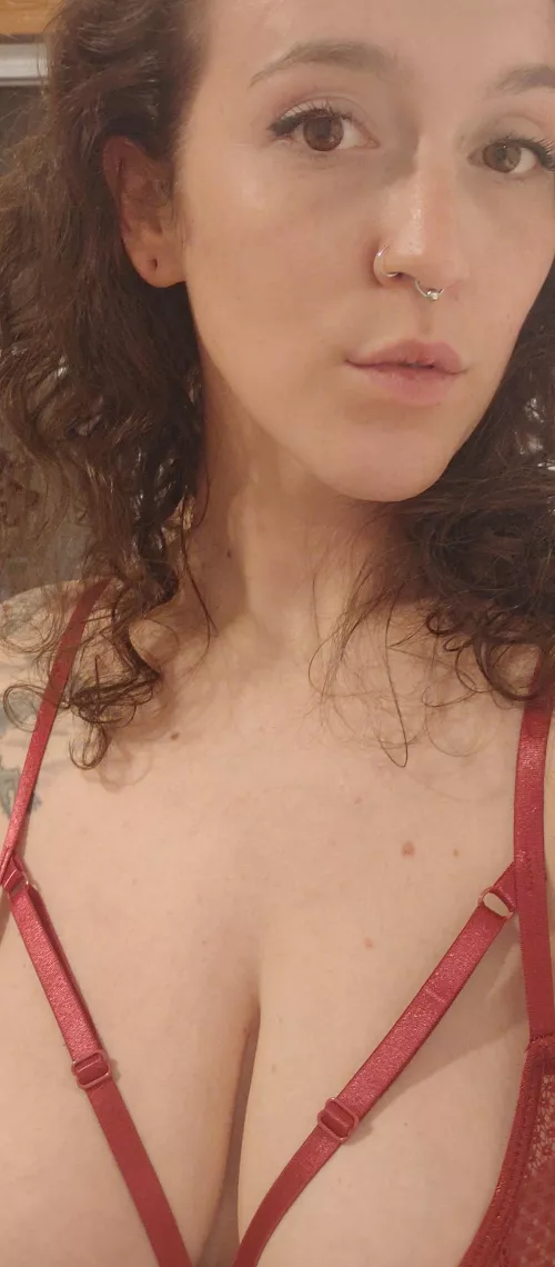 Black is my favorite color, but I look great in red by dabeefqueen92