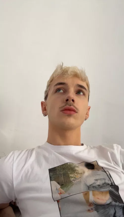 Blonde (again) 👱🏼‍♂️🌞 by Jamesthetwink97