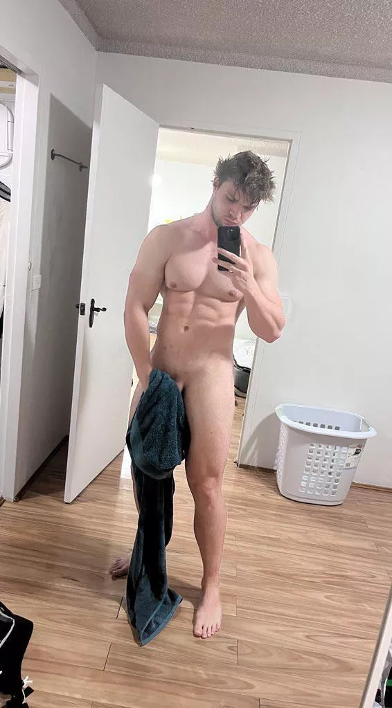 Check me out posted by gabrielxxmic