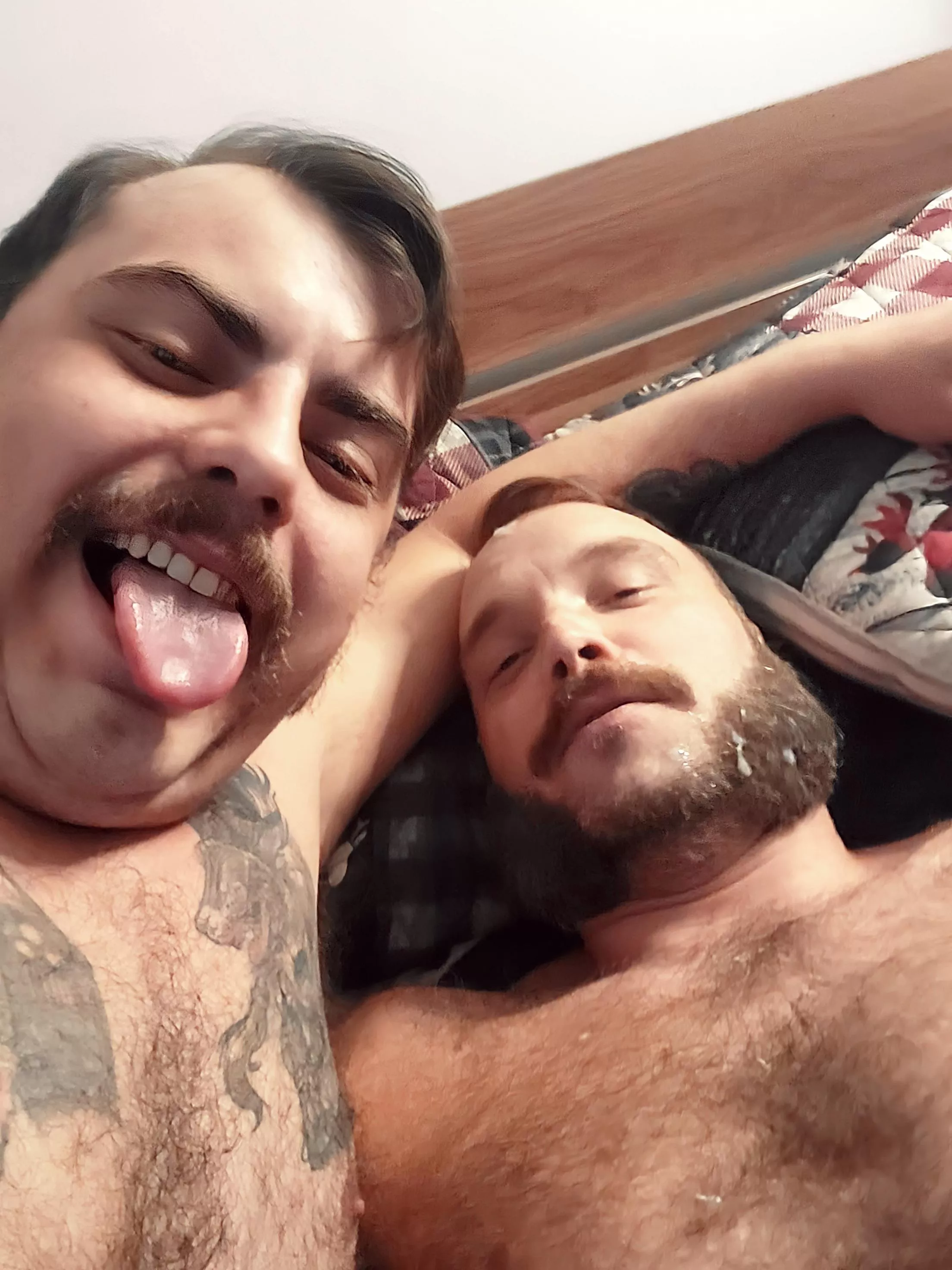 Dropped a load on my mans face posted by LucasHardwood