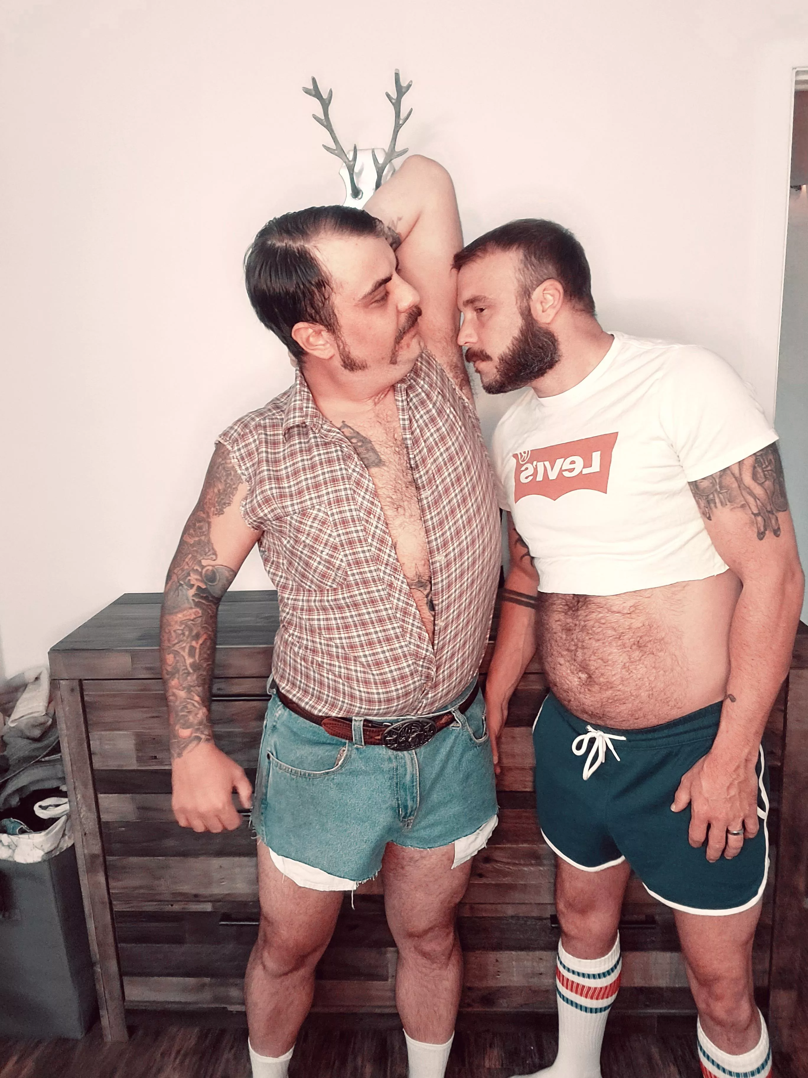 Get a good whiff of daddy's pits, boy. posted by LucasHardwood