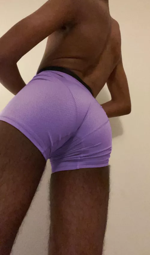 Haven’t shaved in months and it’s so hairy 😥 by whoopwoop01