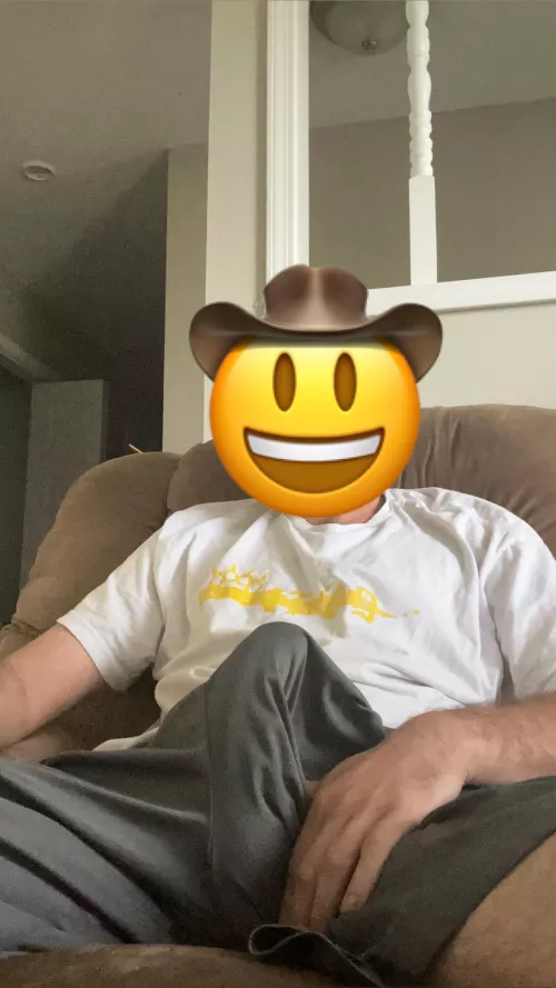 I got a new chair for you👀 by 1stworldjosh