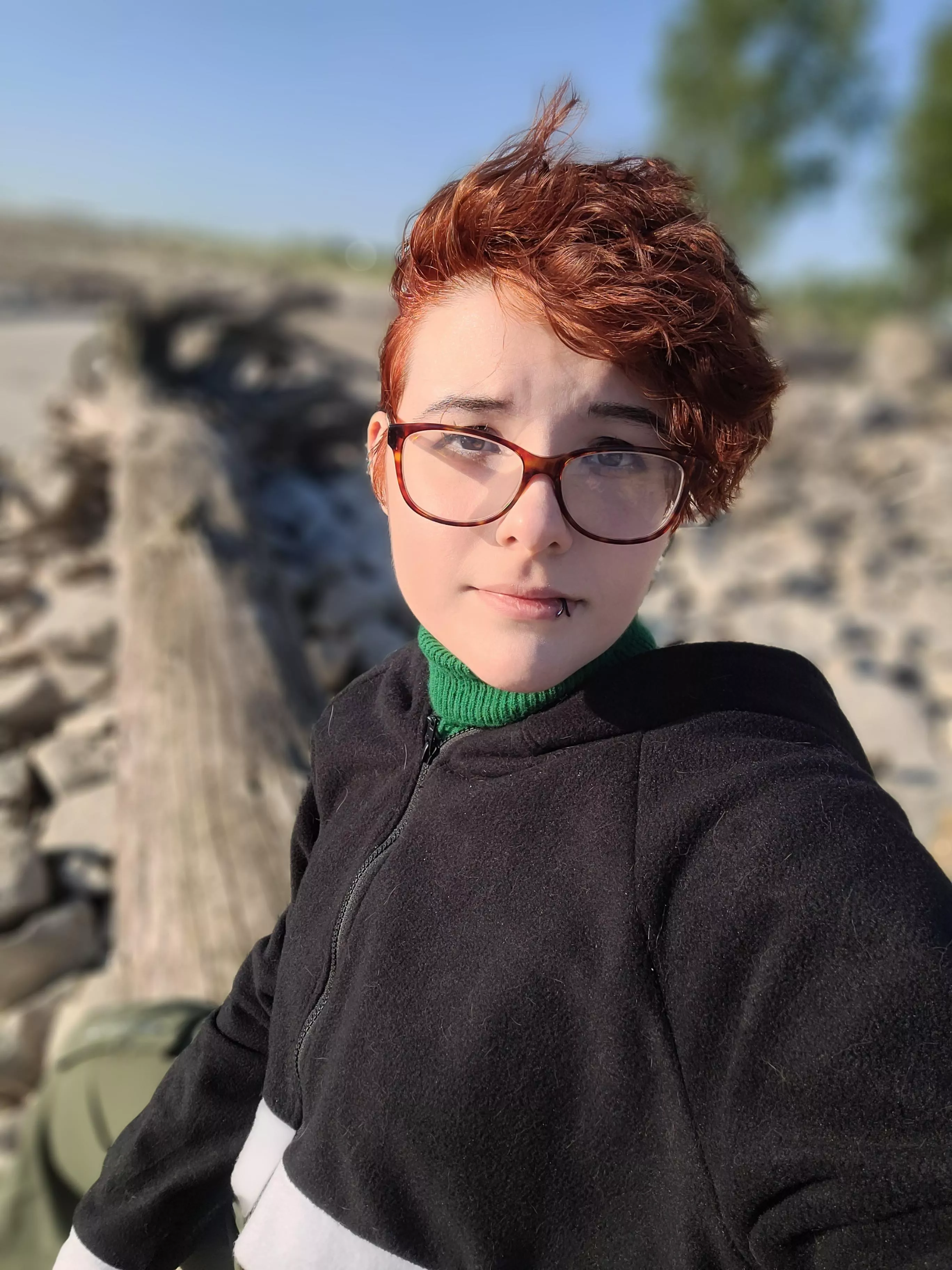 Idk why I think this pic is so cute- Beach day tho! (Kinda) posted by CutieCatKyle